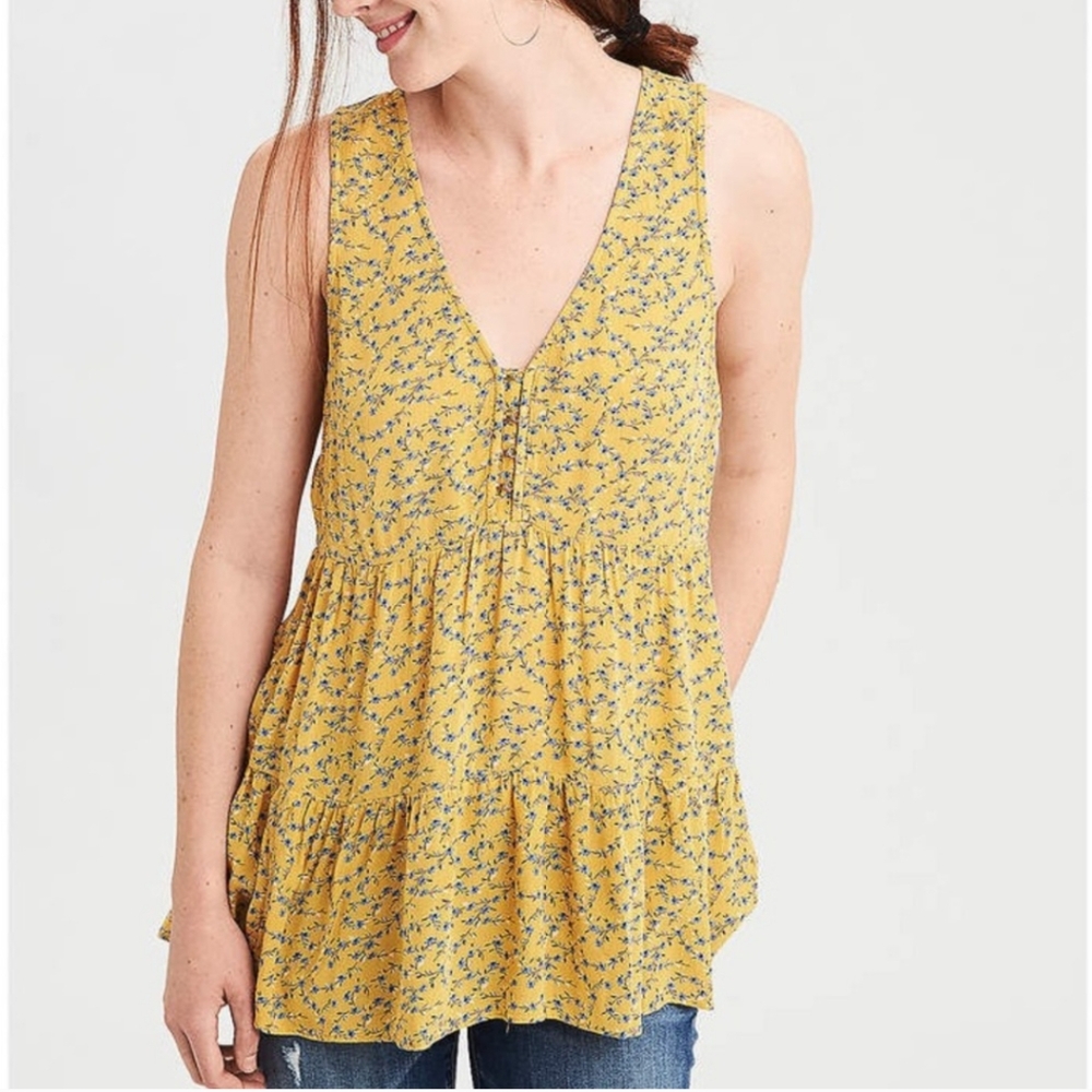 American Eagle AE Printed Yellow/blue floral Sleeveless Women's Medium